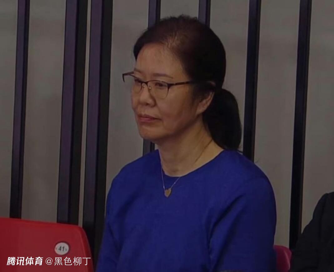在第一张以“阴森”作为主题的海报中，女主角韩恩贞与朴孝敏之间悬浮着一个为露出脸部的小孩，三 天使投资试水电影行业 中美将合拍《灵异实录》 2014-07-04 心为年轻人和年轻企业做孵化的天使投资人也不甘寂寞，与美国影视大鳄联手试水电影产业，共同合拍伪记实惊悚题材电影《灵异实录》。