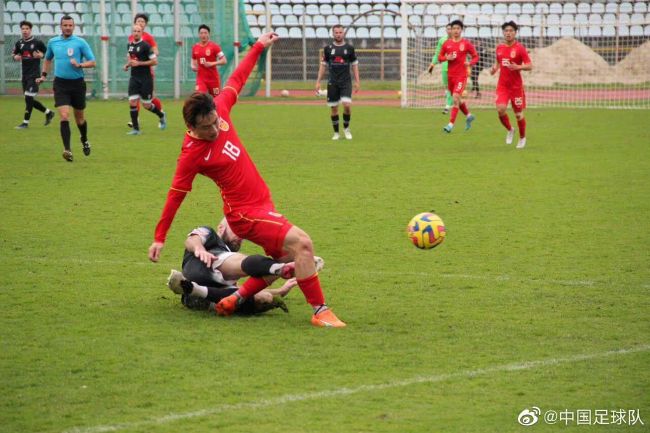 本届论坛以“AIGC——电影科技新浪潮”为主旨，邀请电影、科技、教育等领域行业专家学者、企业代表，举办启动式、会客厅、主题演讲、圆桌对话 “银发经济”来袭，中国电影市场如何开疆拓土？