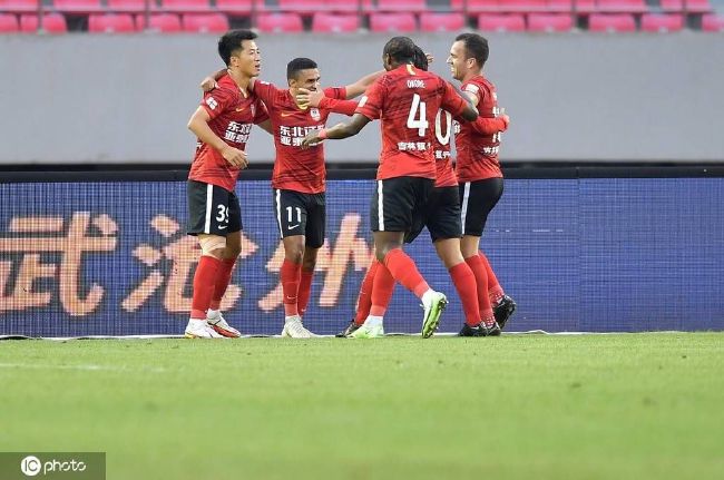 中国电影这十年档期表现 春节档累计票房达78.2亿 2022-10-15 在过去的十年里，中国的电影档期不断发展成熟，以春节档、国庆档为代表的主要档期票房稳步走高，清明、五一、中秋等新兴的小档期也有亮眼表现。