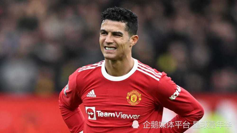 电影《不说话的爱》根据沙漠导演同名短片改编而成，讲述的是张艺兴扮演的聋人父亲和女儿相互依靠、彼此温暖的故事。
