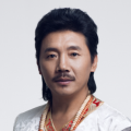Netflix新片《AI爱情故事》发布预告、海报，该片定档2月15日在流媒体上线。