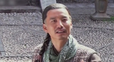 她在片中饰演一位拉花舞教师，教倪萍跳舞。